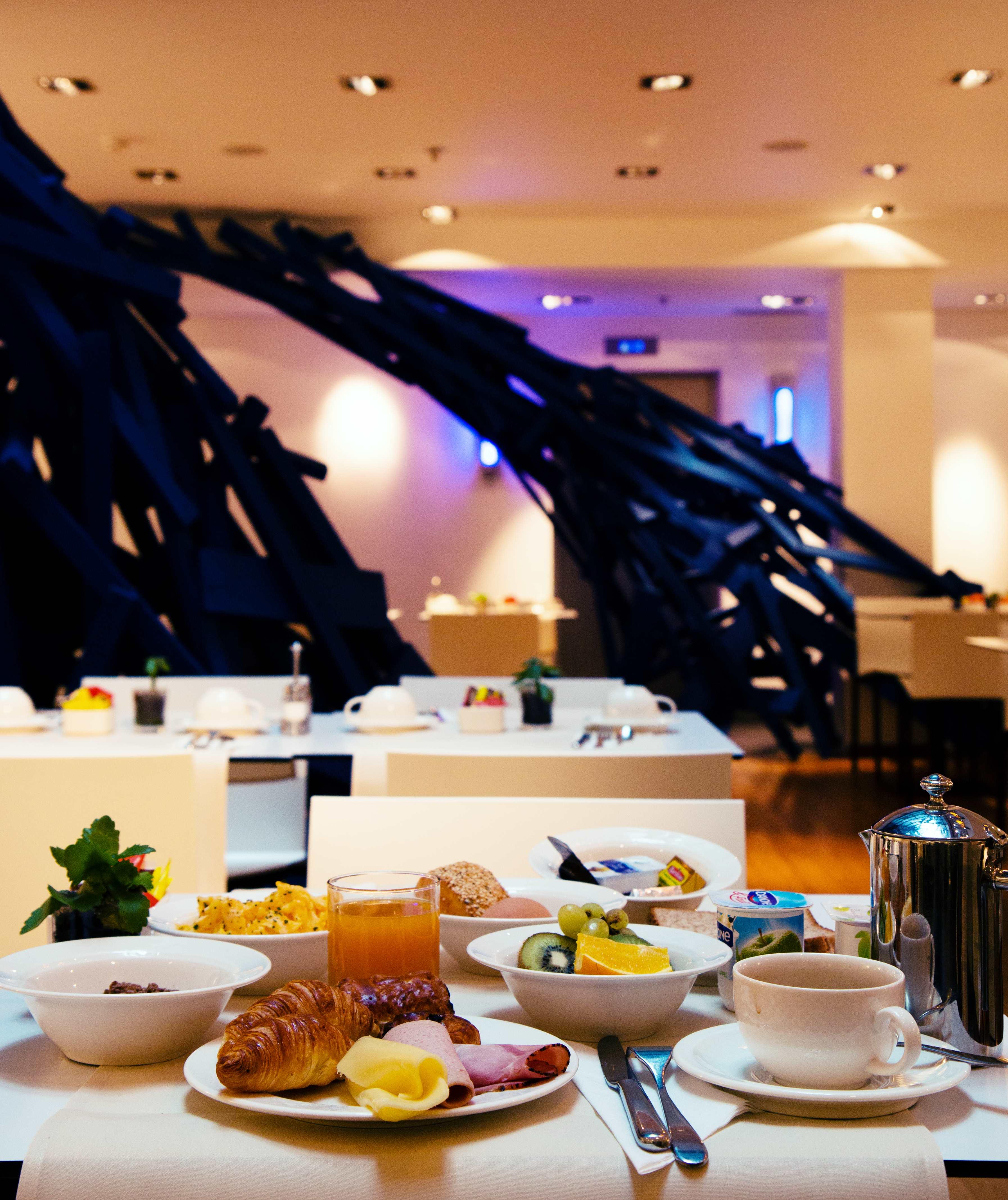 Hotel Aqua By Happyculture Saint-Gilles Luaran gambar