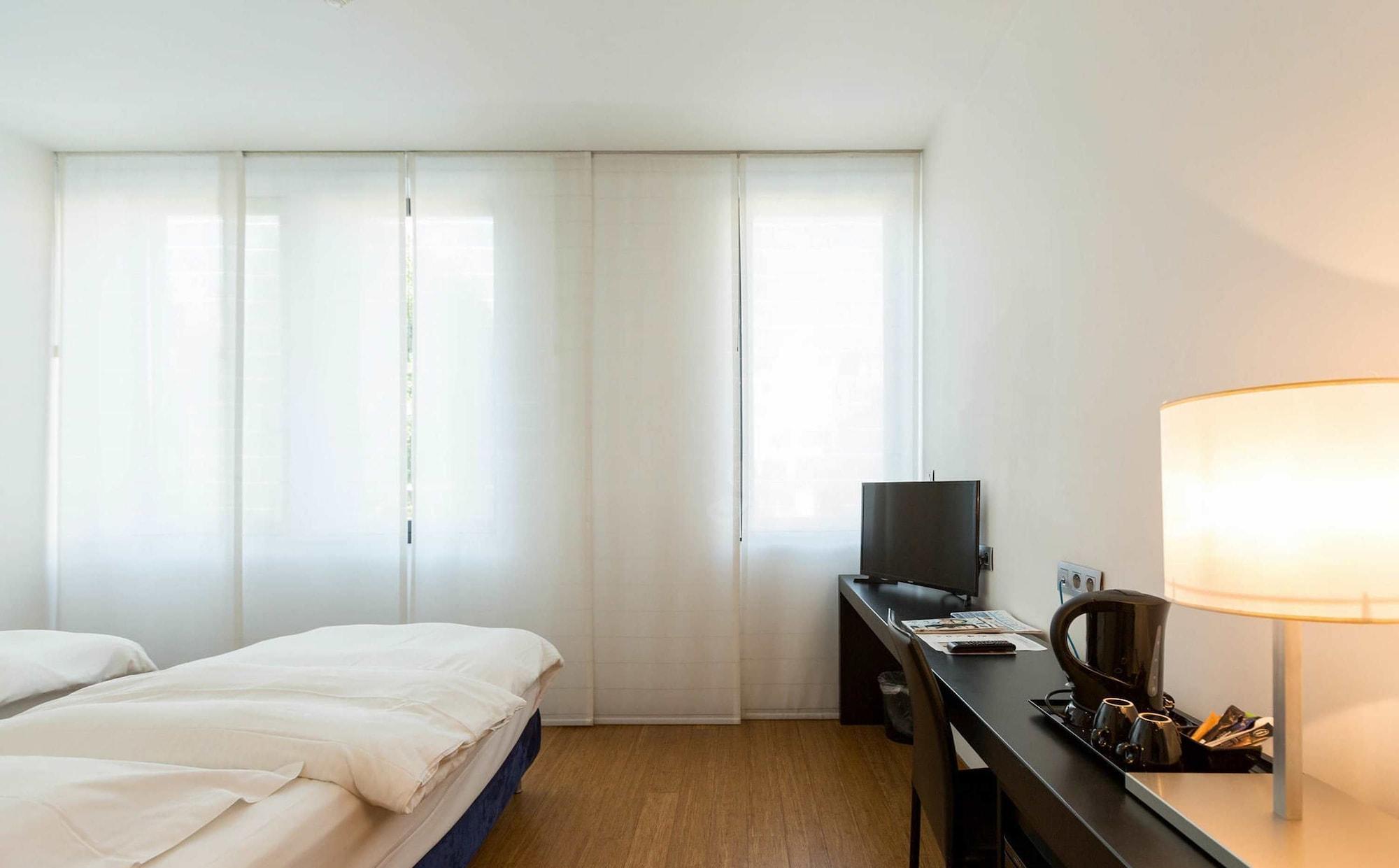 Hotel Aqua By Happyculture Saint-Gilles Luaran gambar
